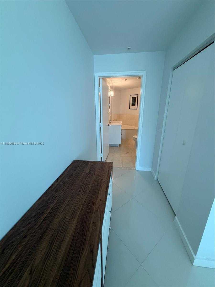 Small Image of 60 SOUTH WEST 13TH ST #5216, Miami Number 22