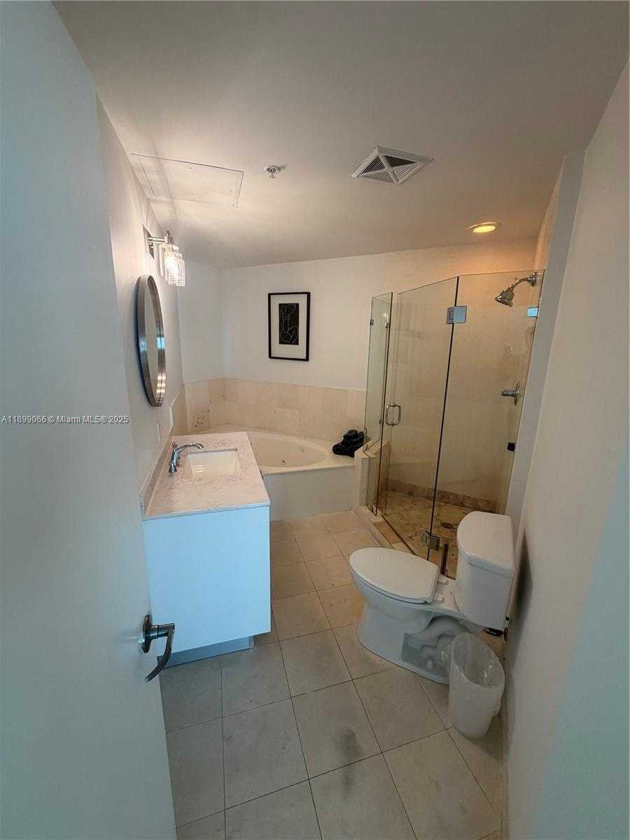 Small Image of 60 SOUTH WEST 13TH ST #5216, Miami Number 25