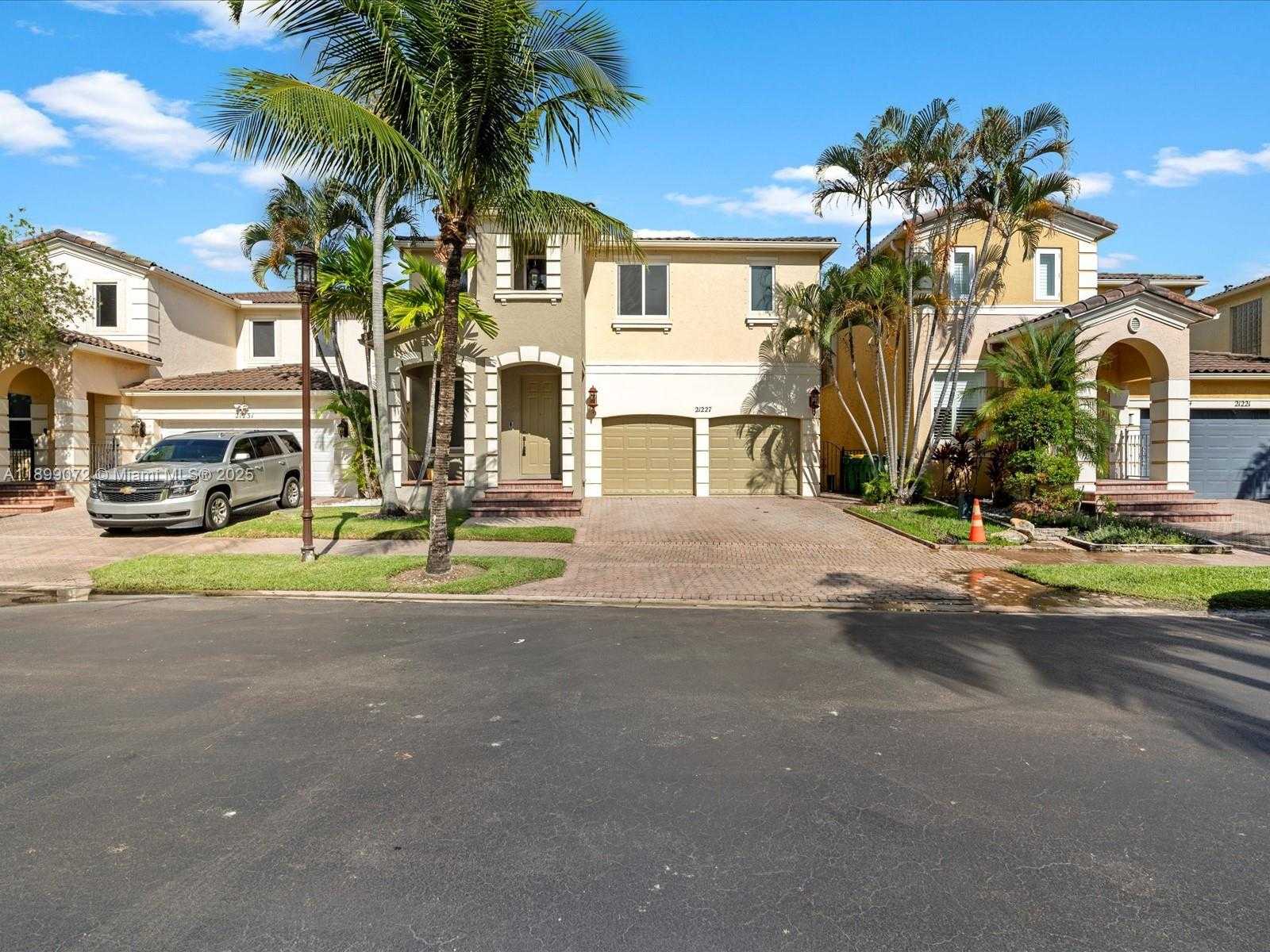 Small Image of 21227 NORTH EAST 31ST PL #21227, Aventura Number 2