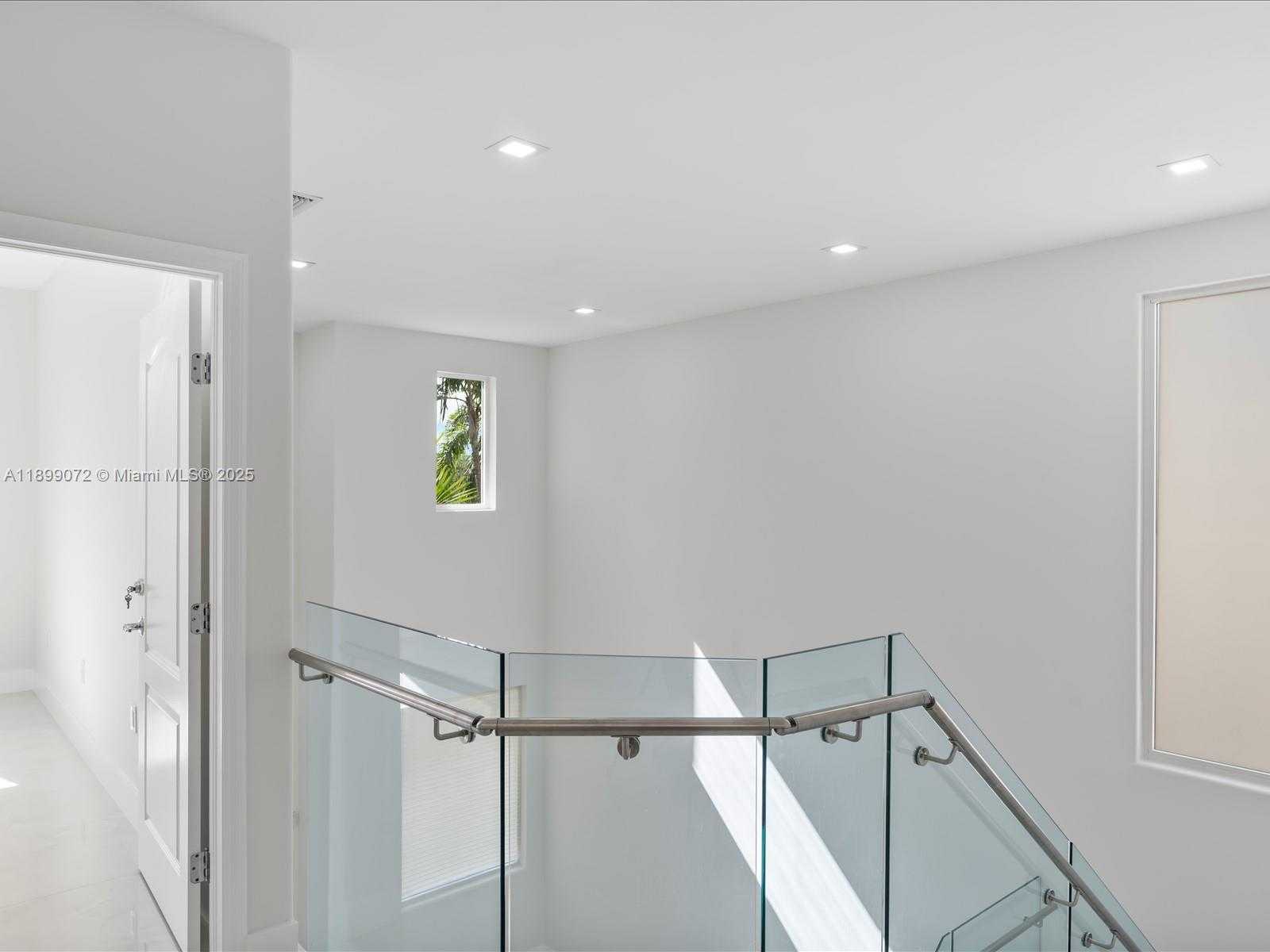 Small Image of 21227 NORTH EAST 31ST PL #21227, Aventura Number 33