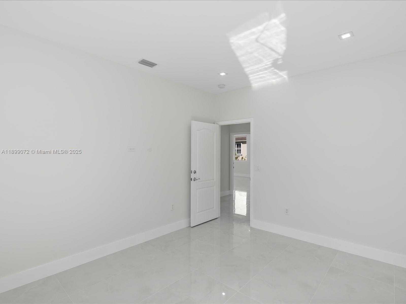 Small Image of 21227 NORTH EAST 31ST PL #21227, Aventura Number 41