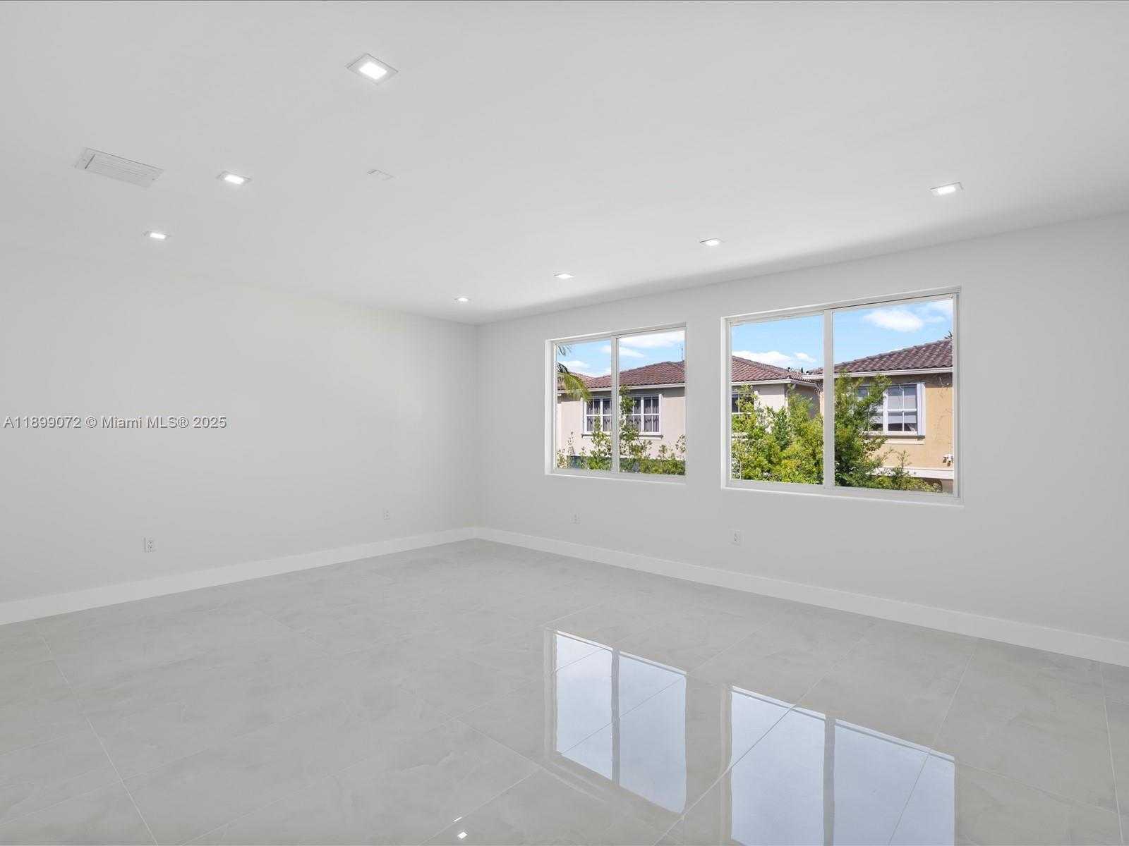 Small Image of 21227 NORTH EAST 31ST PL #21227, Aventura Number 44