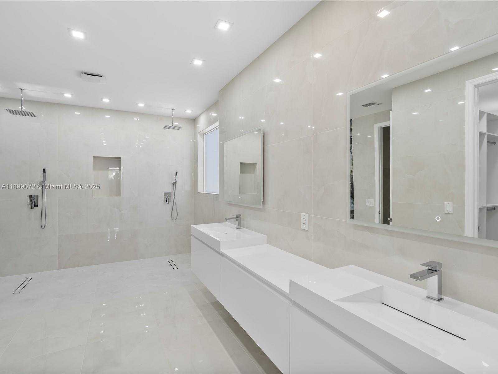 Small Image of 21227 NORTH EAST 31ST PL #21227, Aventura Number 45