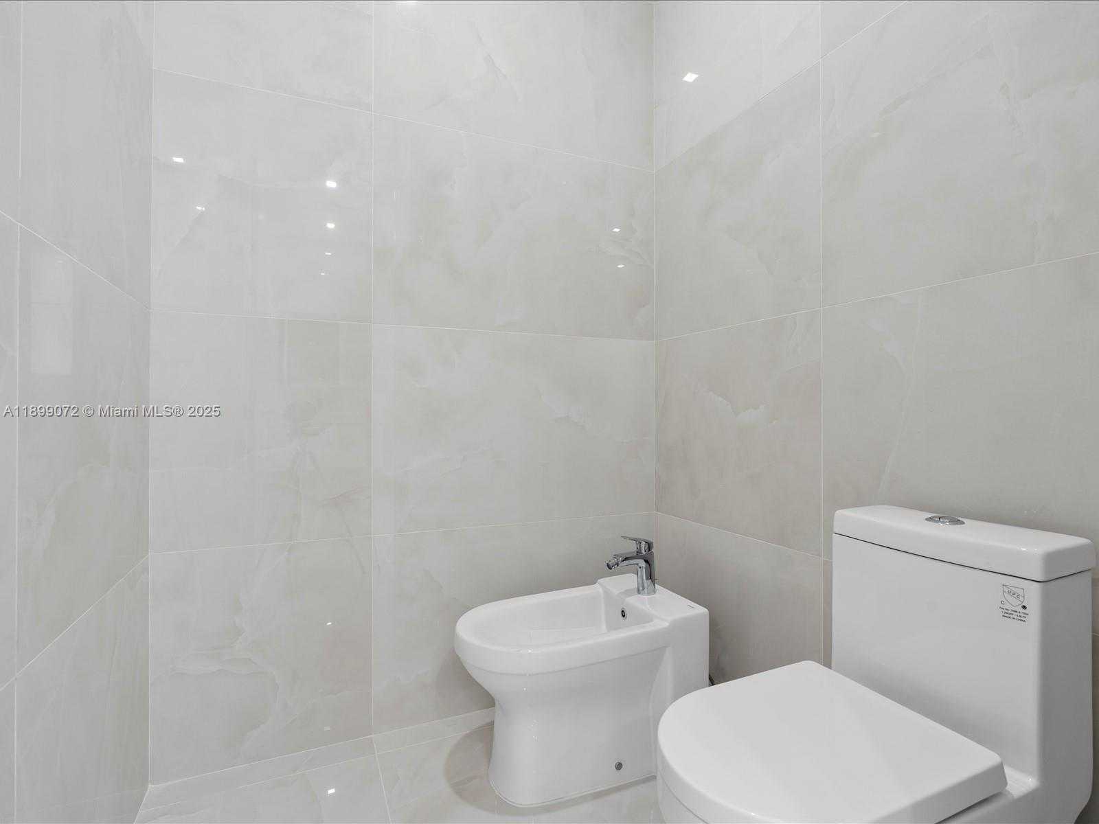 Small Image of 21227 NORTH EAST 31ST PL #21227, Aventura Number 48