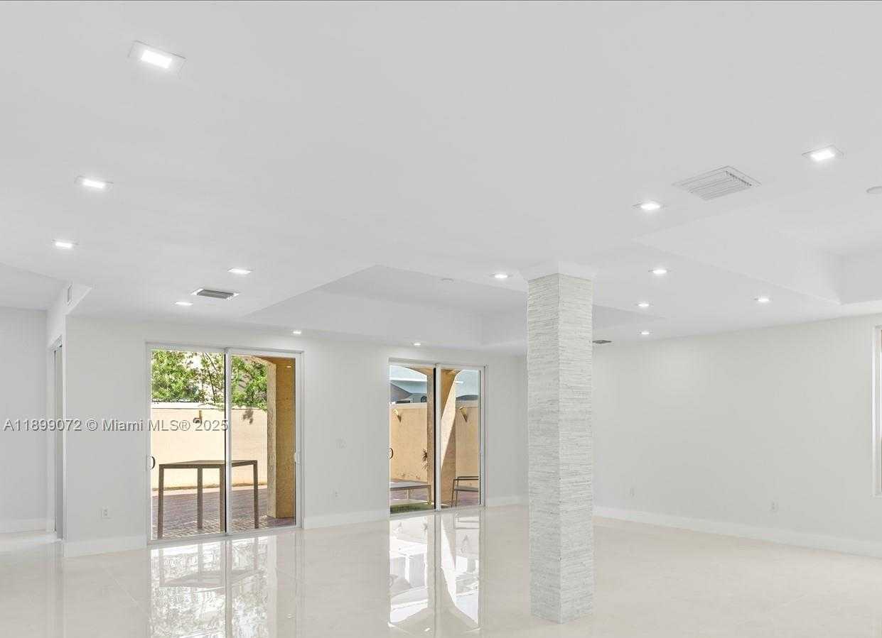 Small Image of 21227 NORTH EAST 31ST PL #21227, Aventura Number 8