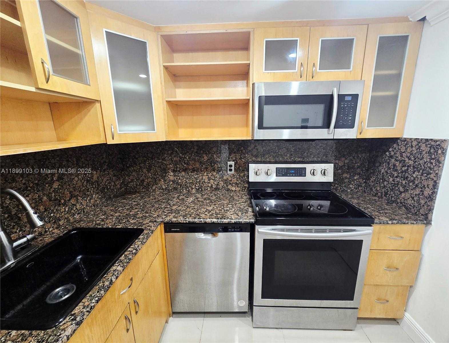 Small Image of 800 WEST AVE #433, Miami Beach Number 3