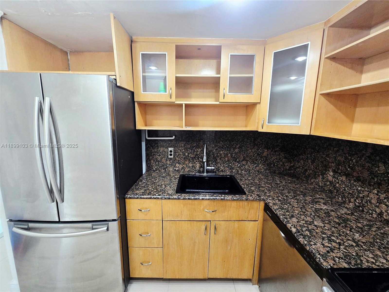 Small Image of 800 WEST AVE #433, Miami Beach Number 4