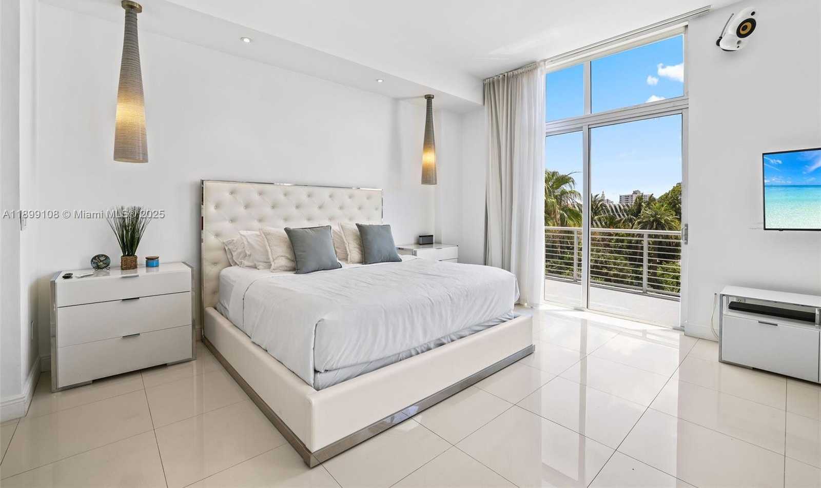 Small Image of 2001 MERIDIAN AVE #506, Miami Beach Number 12