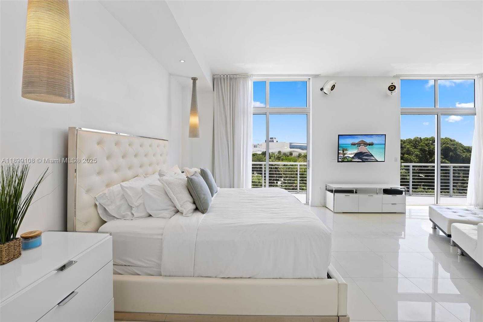 Small Image of 2001 MERIDIAN AVE #506, Miami Beach Number 13