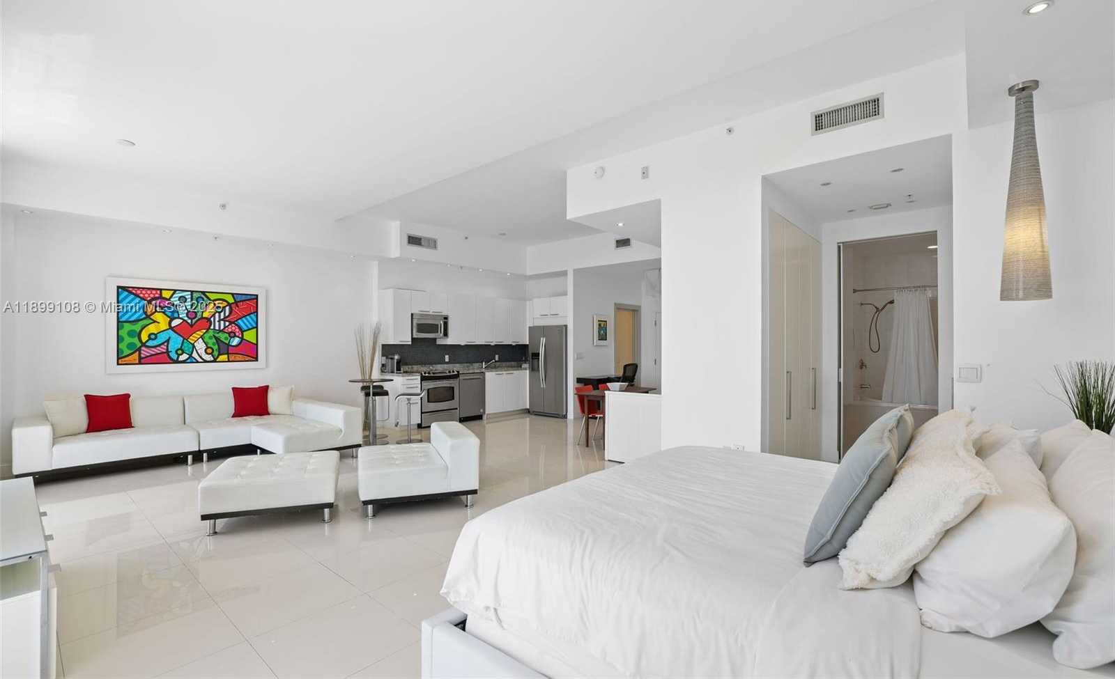 Small Image of 2001 MERIDIAN AVE #506, Miami Beach Number 15