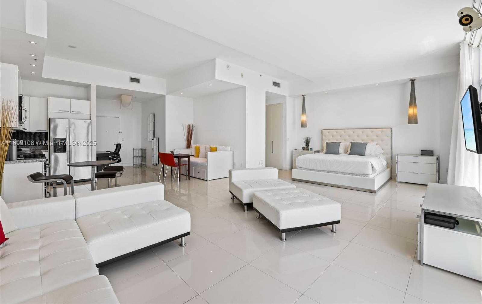 Small Image of 2001 MERIDIAN AVE #506, Miami Beach Number 16