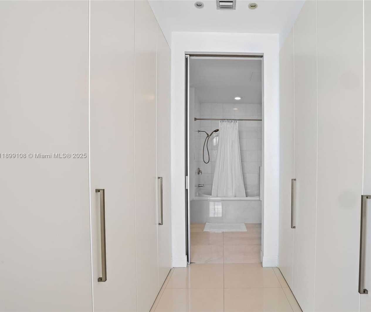 Small Image of 2001 MERIDIAN AVE #506, Miami Beach Number 17