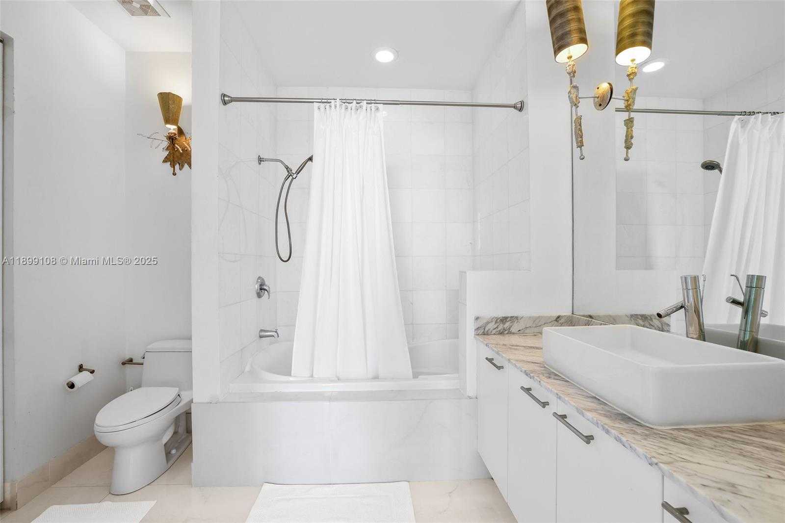 Small Image of 2001 MERIDIAN AVE #506, Miami Beach Number 19