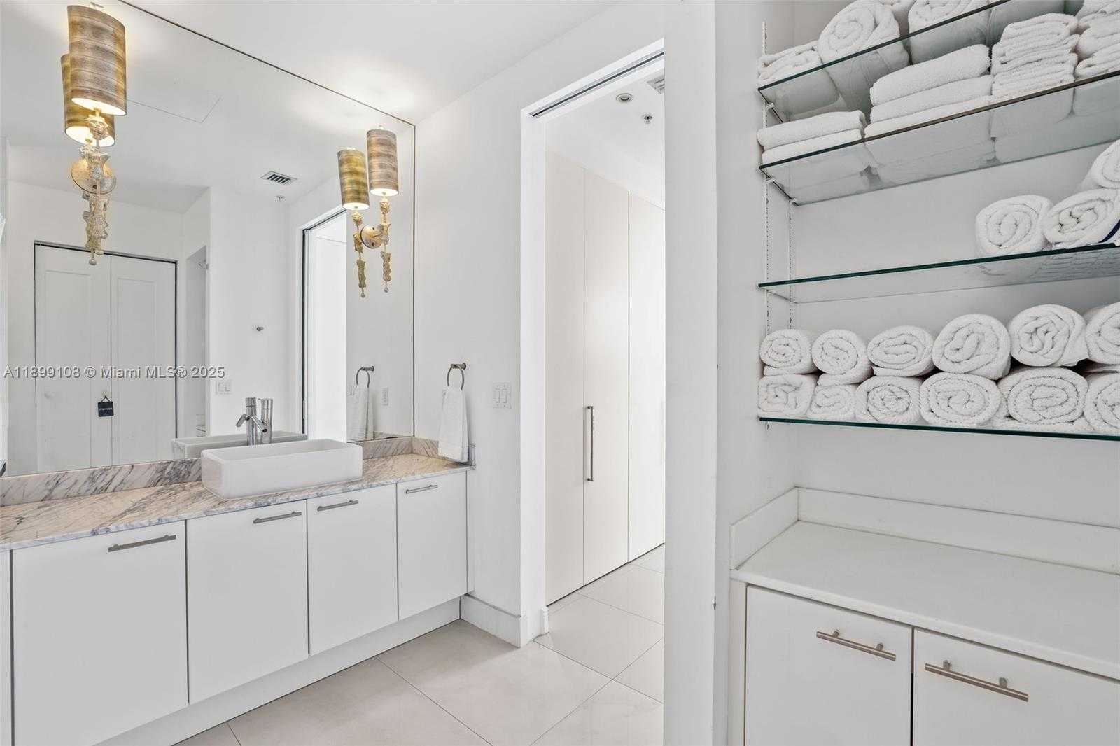 Small Image of 2001 MERIDIAN AVE #506, Miami Beach Number 21