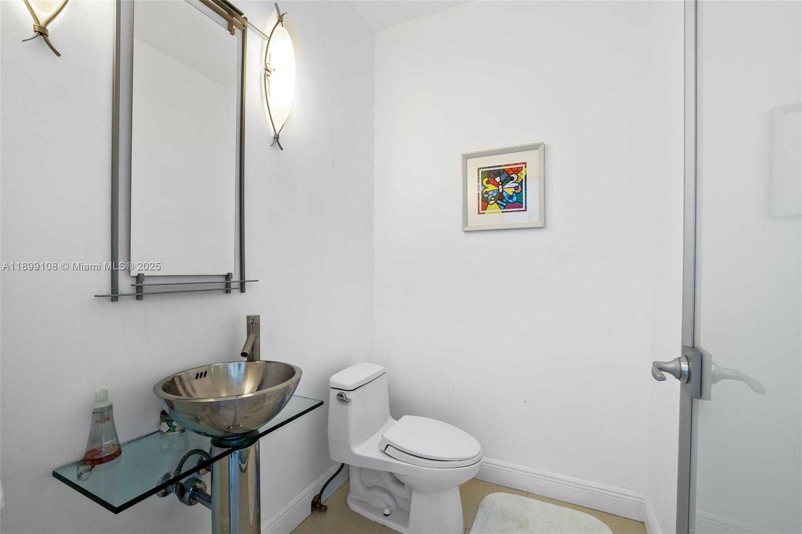 Small Image of 2001 MERIDIAN AVE #506, Miami Beach Number 22