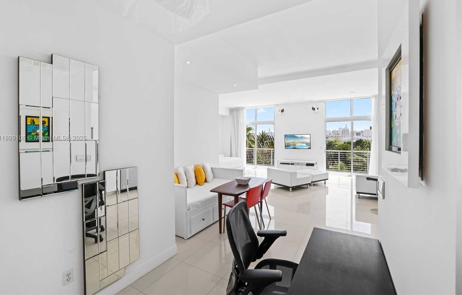 Small Image of 2001 MERIDIAN AVE #506, Miami Beach Number 4