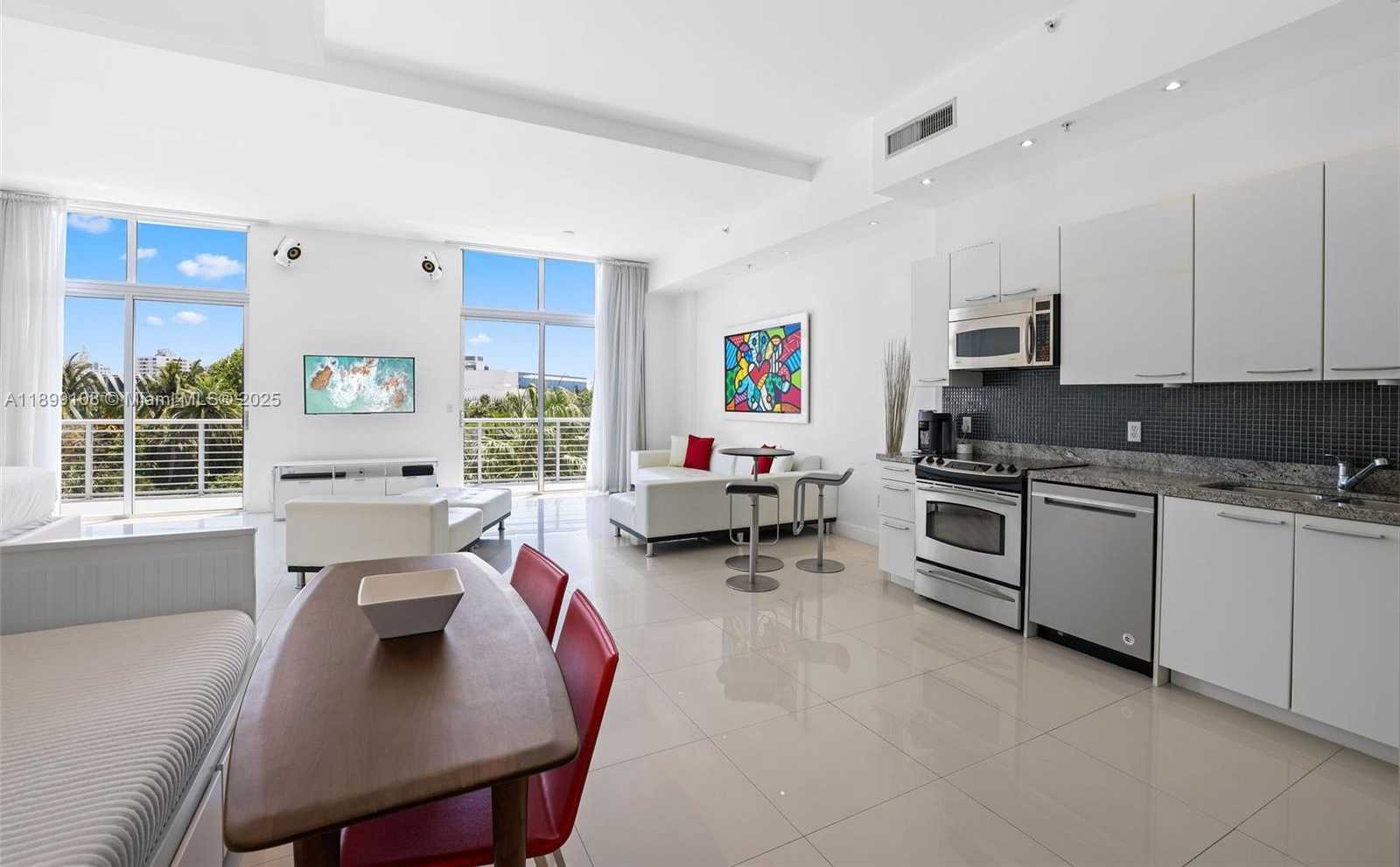 Small Image of 2001 MERIDIAN AVE #506, Miami Beach Number 5