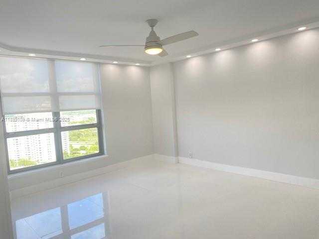 Small Image of 3530 MYSTIC POINTE DR #2503, Aventura Number 6