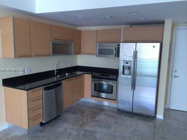 Small Image of 950 BRICKELL BAY DR #2808, Miami Number 3