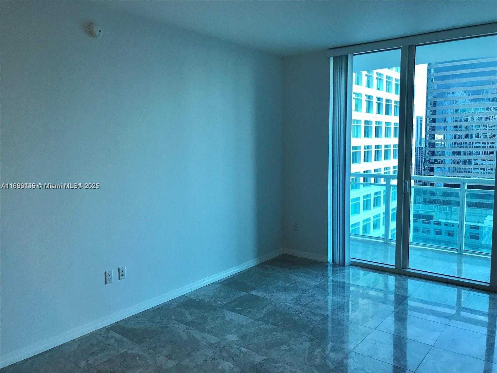 Small Image of 950 BRICKELL BAY DR #2808, Miami Number 4