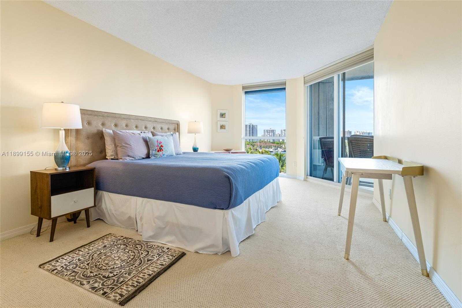 Small Image of 21205 YACHT CLUB DR #707, Aventura Number 13