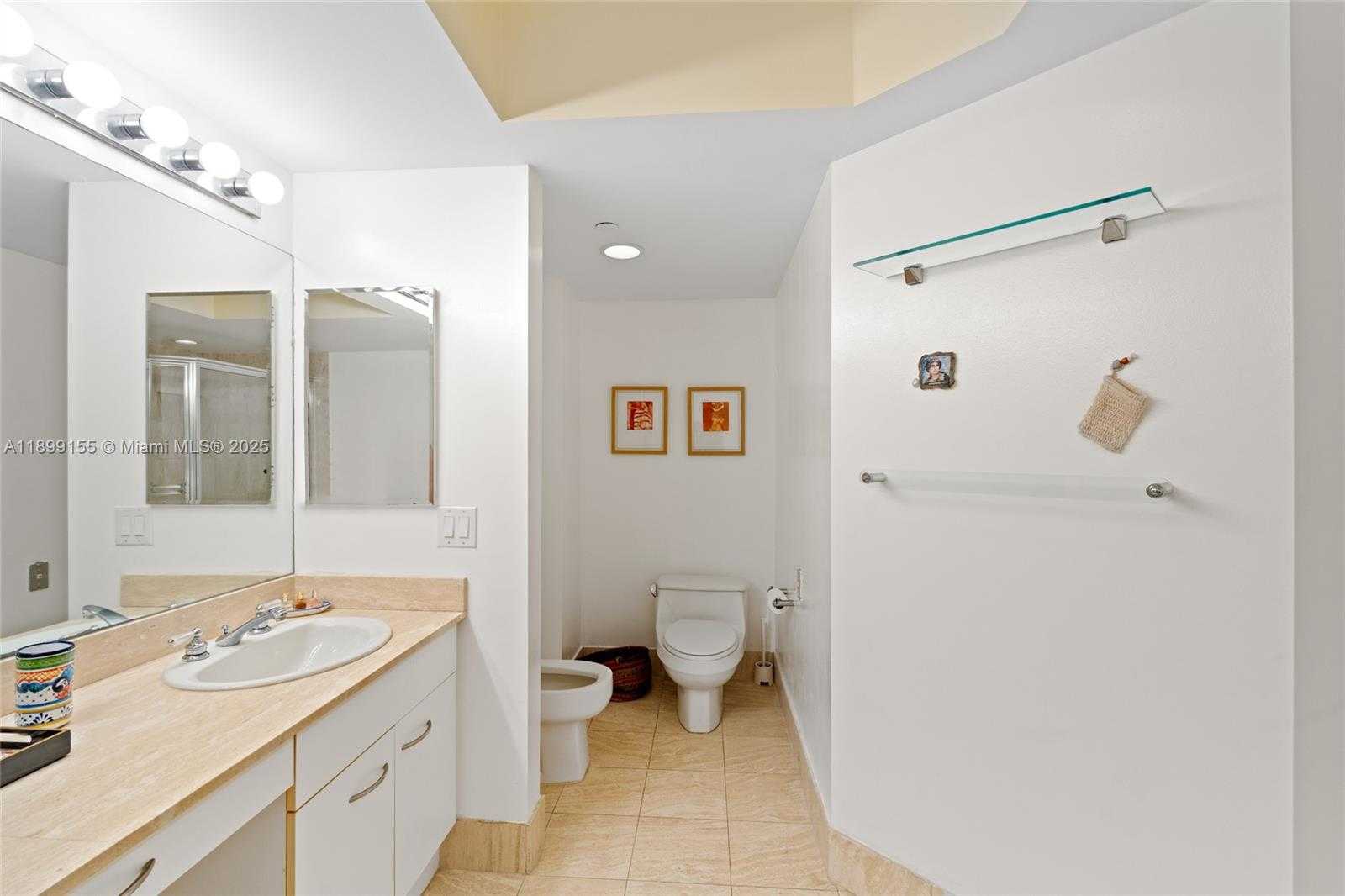 Small Image of 21205 YACHT CLUB DR #707, Aventura Number 19