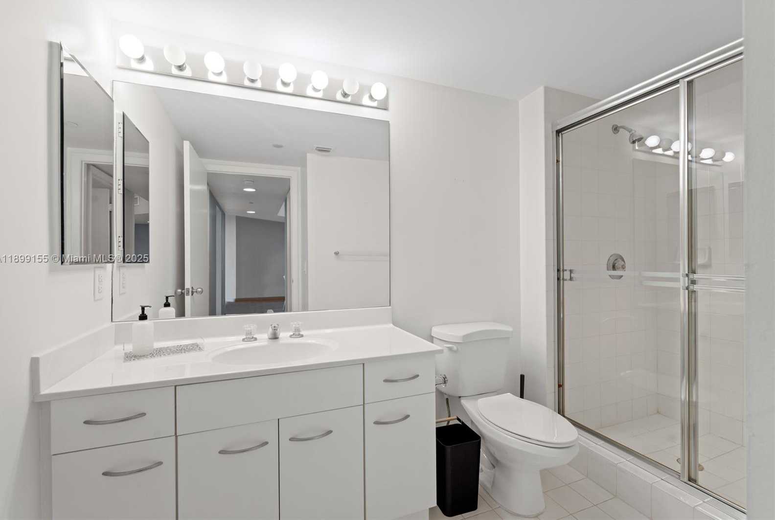 Small Image of 21205 YACHT CLUB DR #707, Aventura Number 25