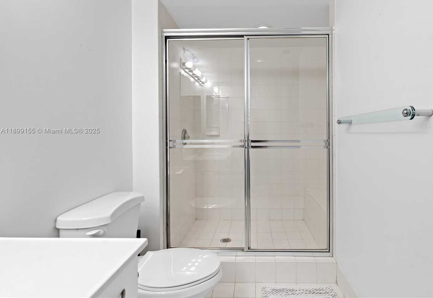 Small Image of 21205 YACHT CLUB DR #707, Aventura Number 26