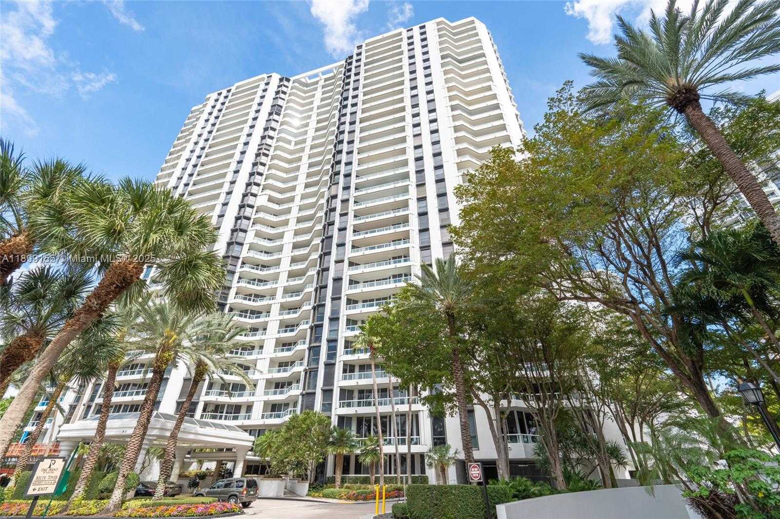Small Image of 21205 YACHT CLUB DR #707, Aventura Number 37