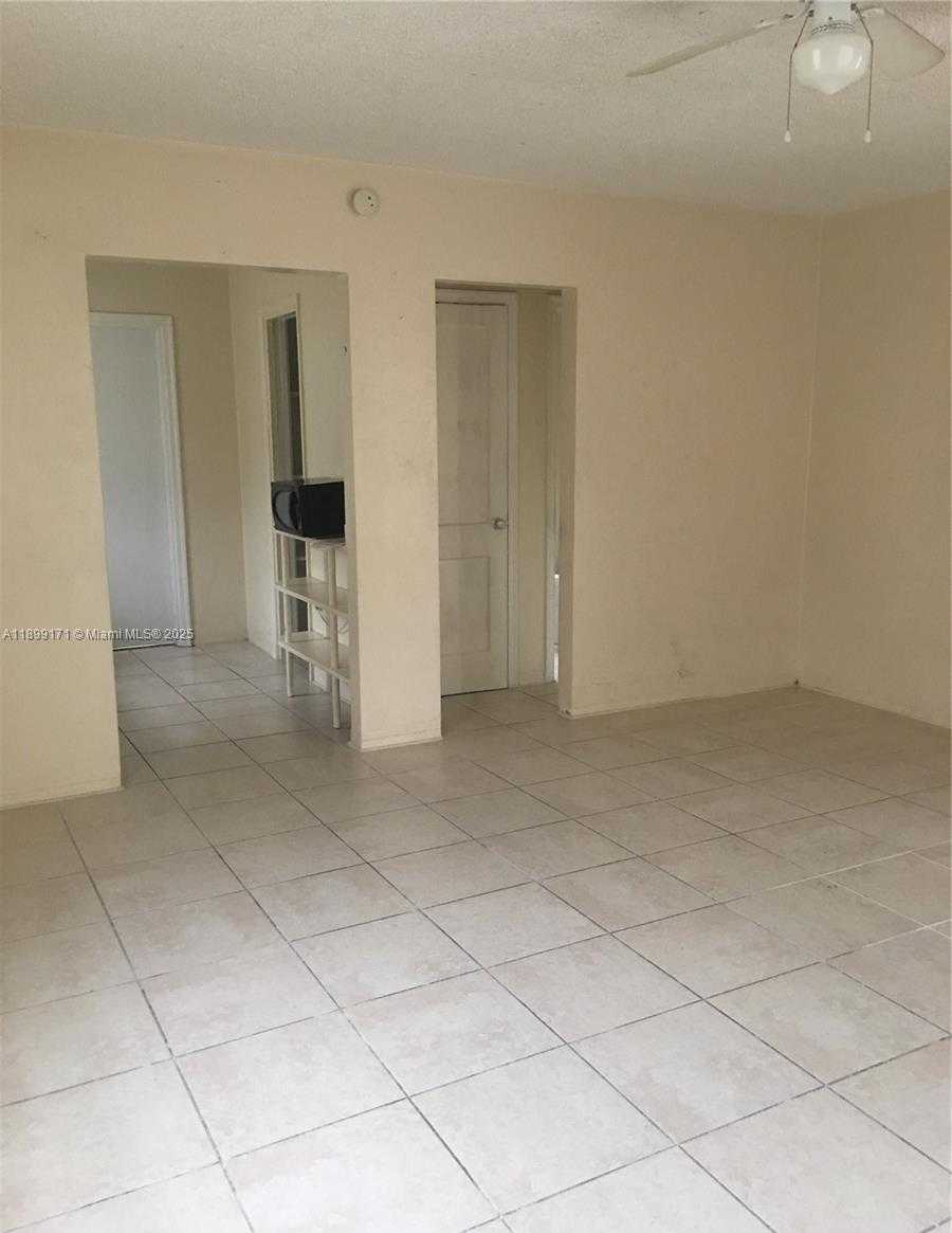 Small Image of 1915 FLETCHER ST #W2, Hollywood Number 3