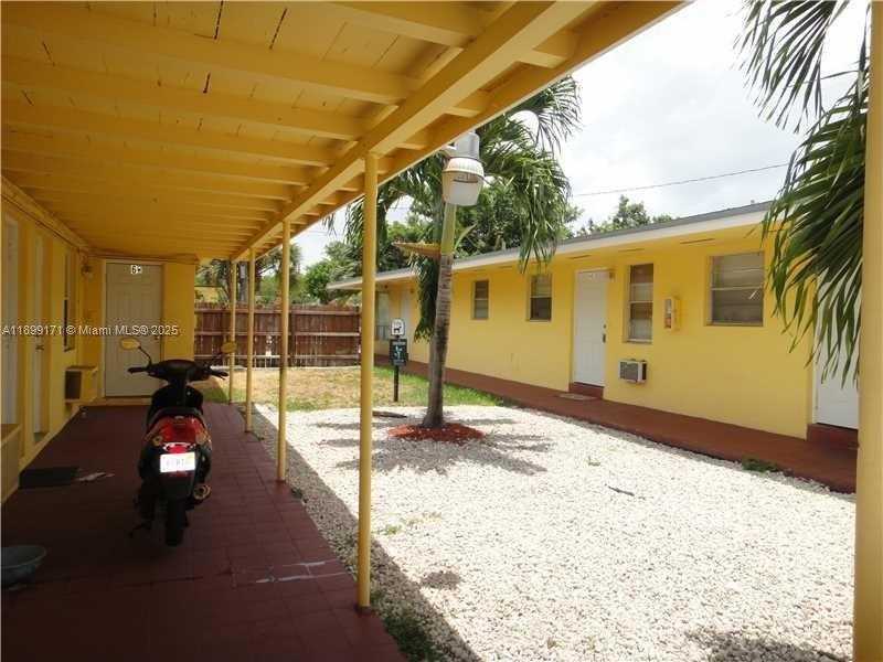 Small Image of 1915 FLETCHER ST #W2, Hollywood Number 8