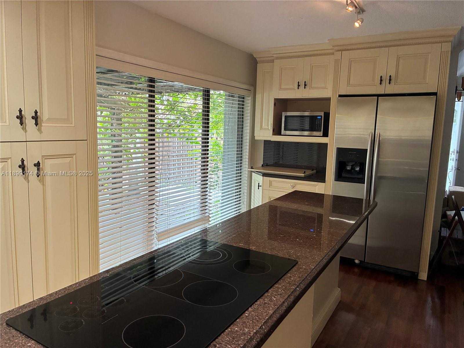 Small Image of 10010 NORTH WEST 9TH ST CIR #103-6, Miami Number 7