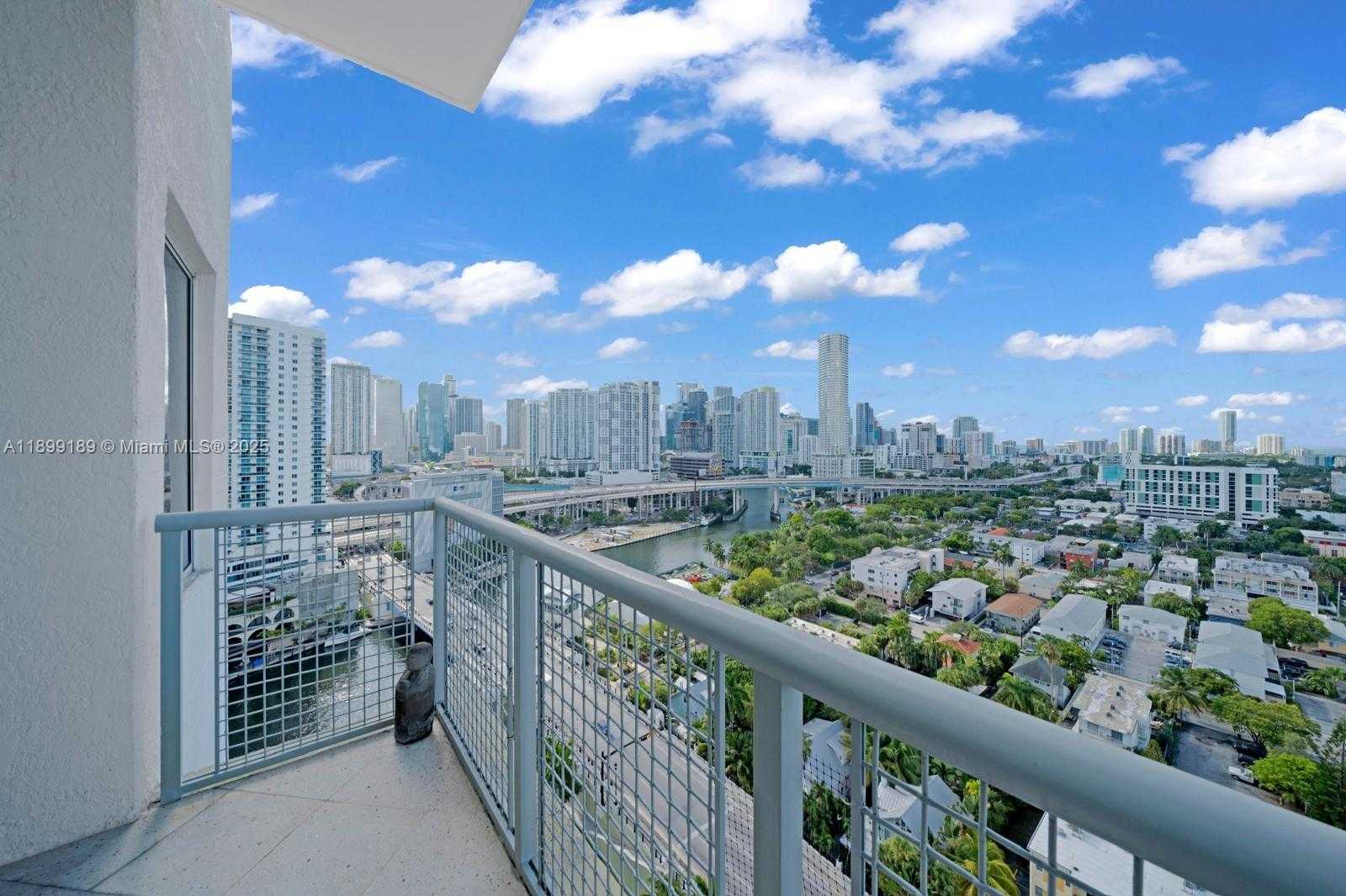 Small Image of 10 SOUTH WEST SOUTH RIVER DR #PHI06, Miami Number 8