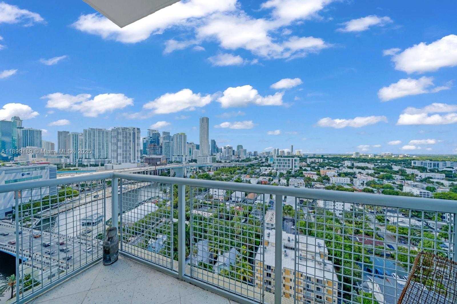 Small Image of 10 SOUTH WEST SOUTH RIVER DR #PHI06, Miami Number 9