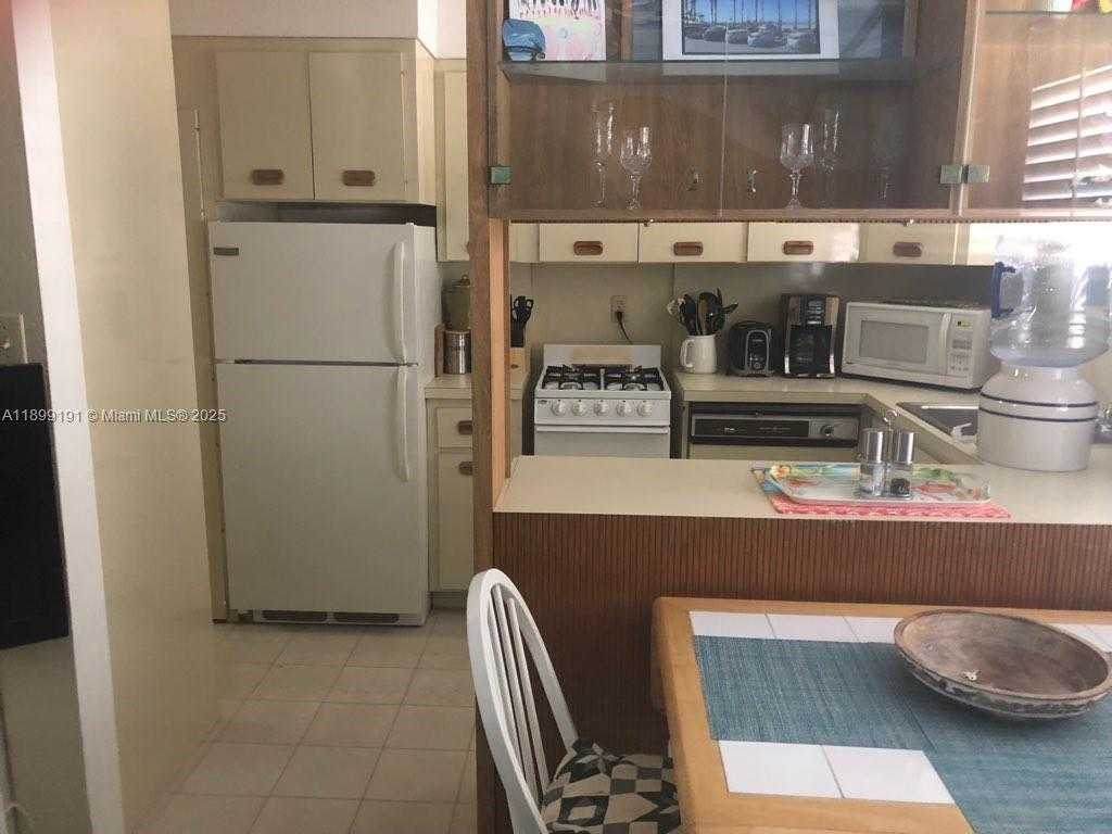 Small Image of 1500 SOUTH SURF RD #5, Hollywood Number 6