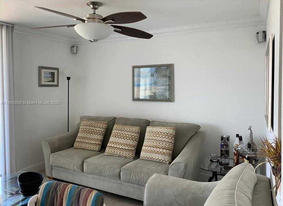 Small Image of 5401 COLLINS AVE #729, Miami Beach Number 18