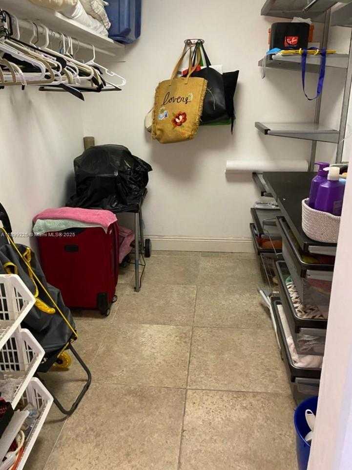 Small Image of 5401 COLLINS AVE #729, Miami Beach Number 23