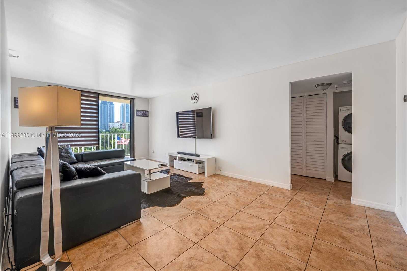Small Image of 290 174TH ST #511, Sunny Isles Beach Number 3
