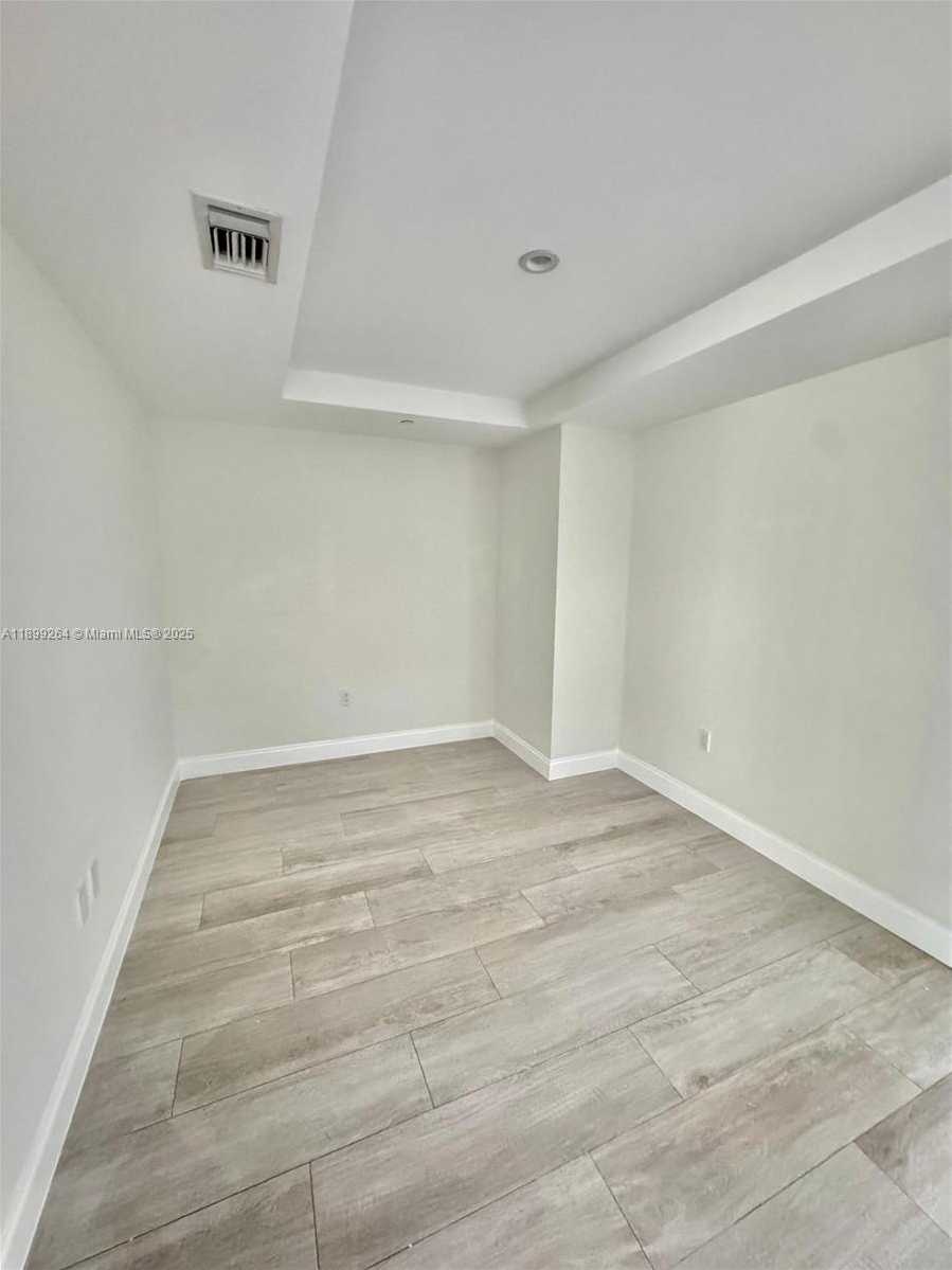 Small Image of 45 SOUTH WEST 9TH ST #3404, Miami Number 2