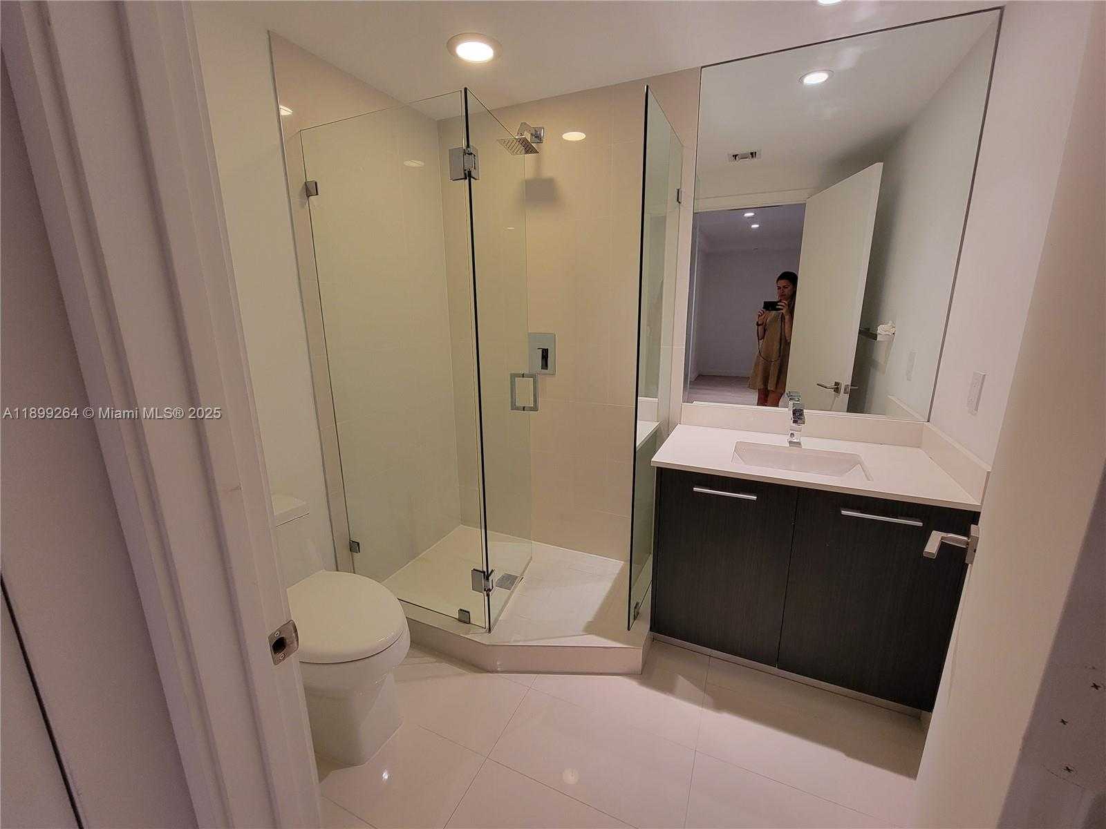 Small Image of 45 SOUTH WEST 9TH ST #3404, Miami Number 3