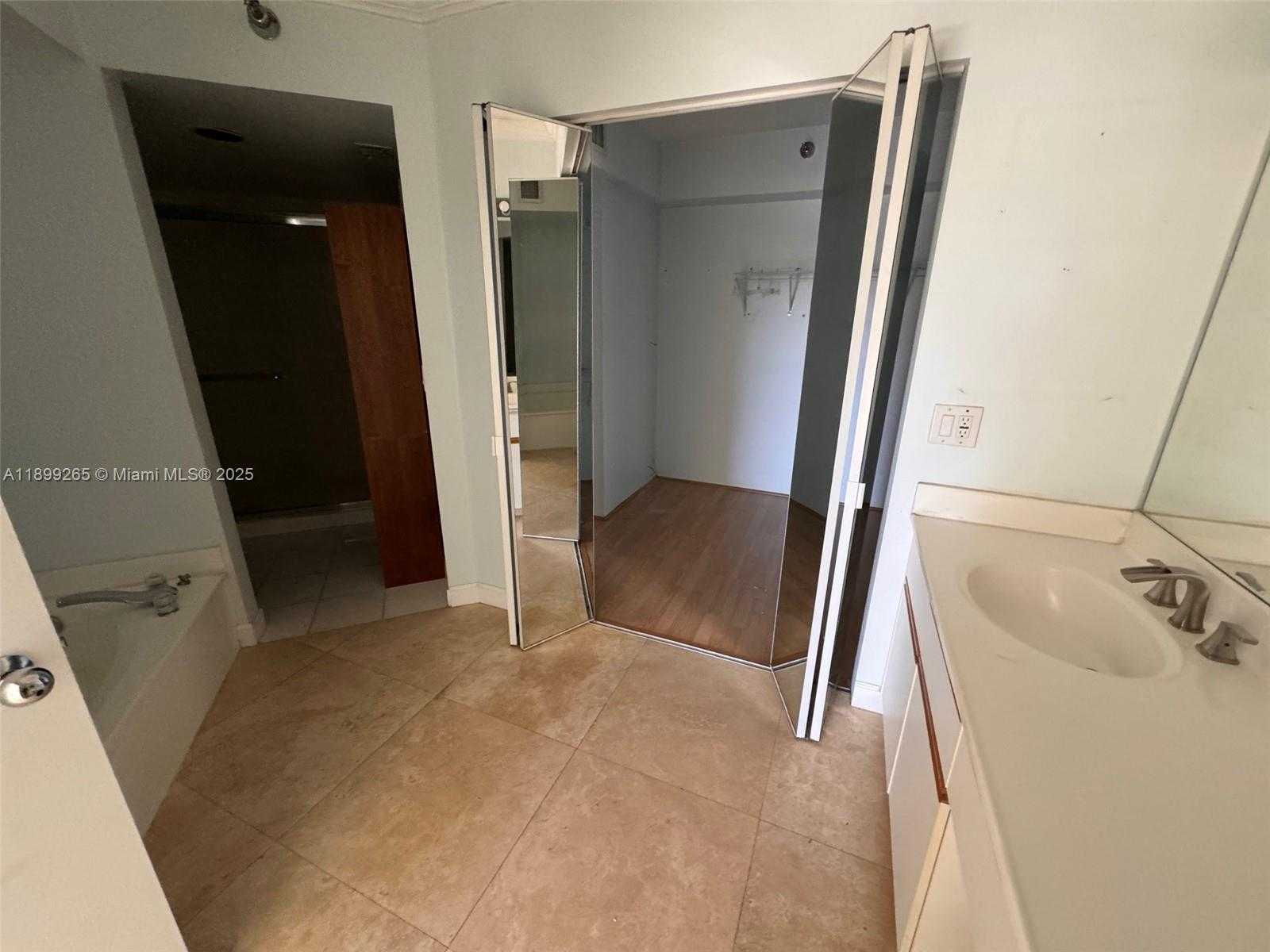 Small Image of 3400 NORTH EAST 192ND ST #604, Aventura Number 4