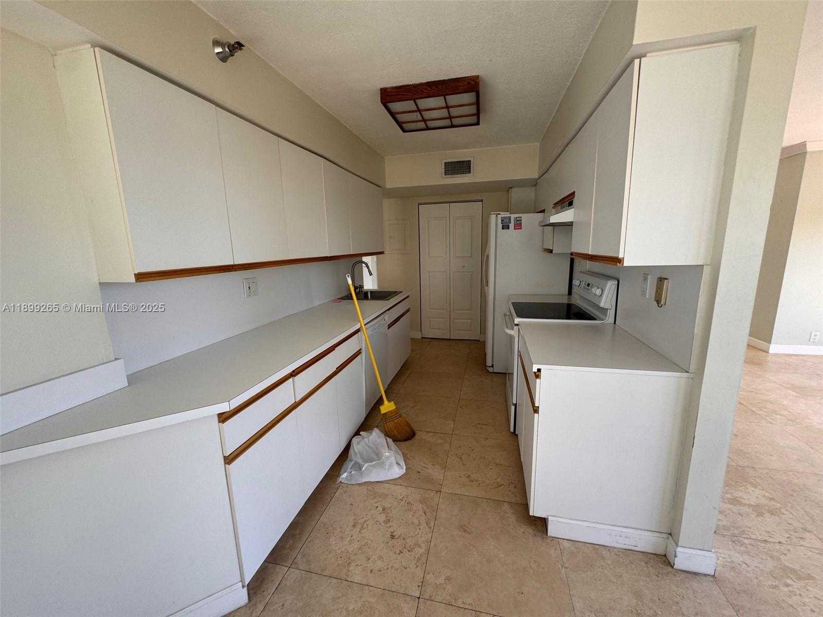 Small Image of 3400 NORTH EAST 192ND ST #604, Aventura Number 9