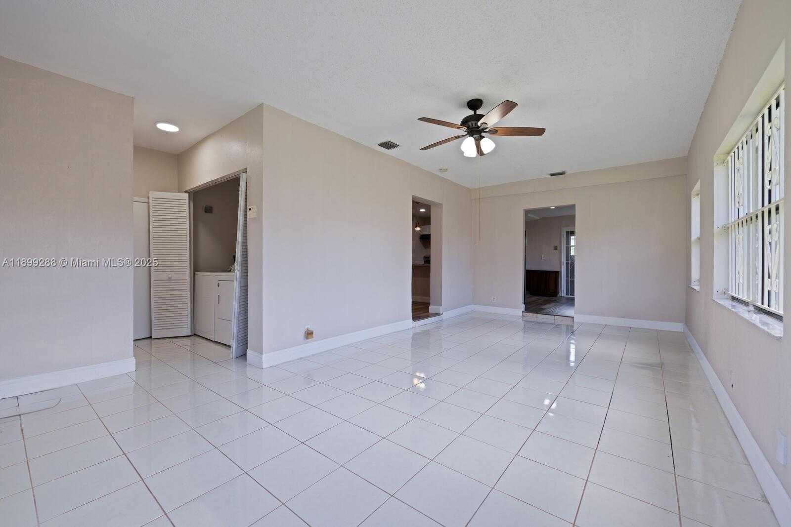 Small Image of Miami Number 10