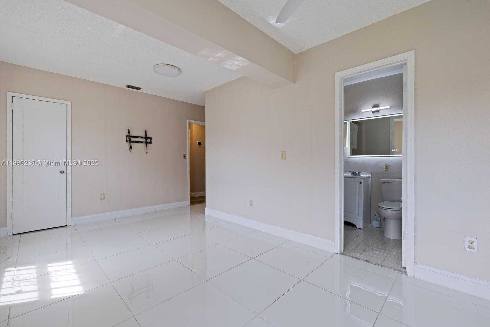 Small Image of Miami Number 14
