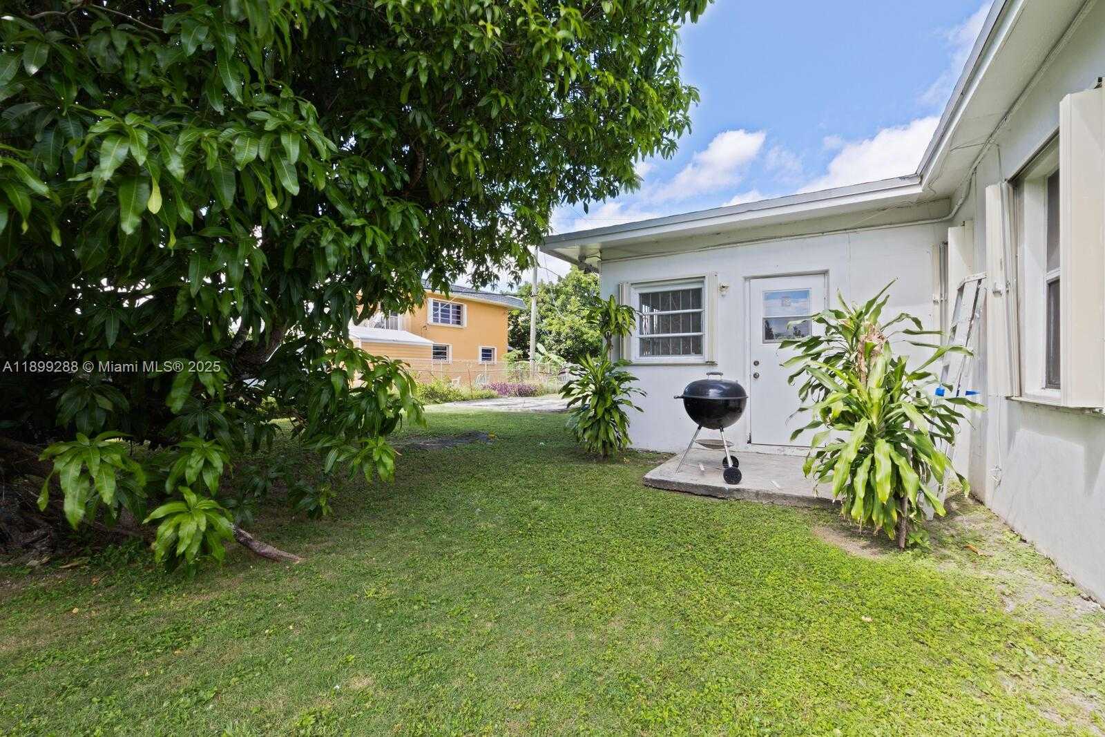 Small Image of Miami Number 19