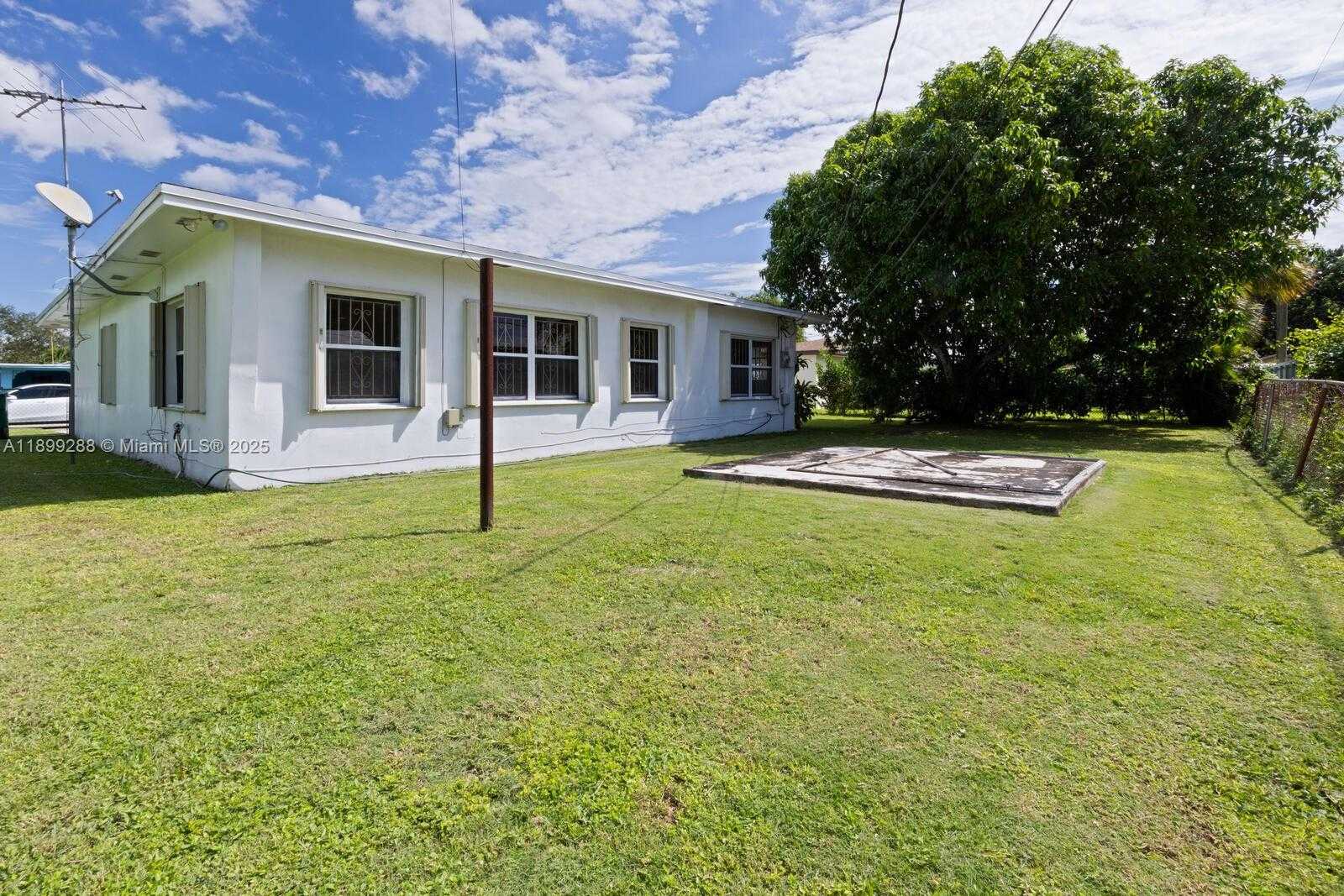 Small Image of Miami Number 21