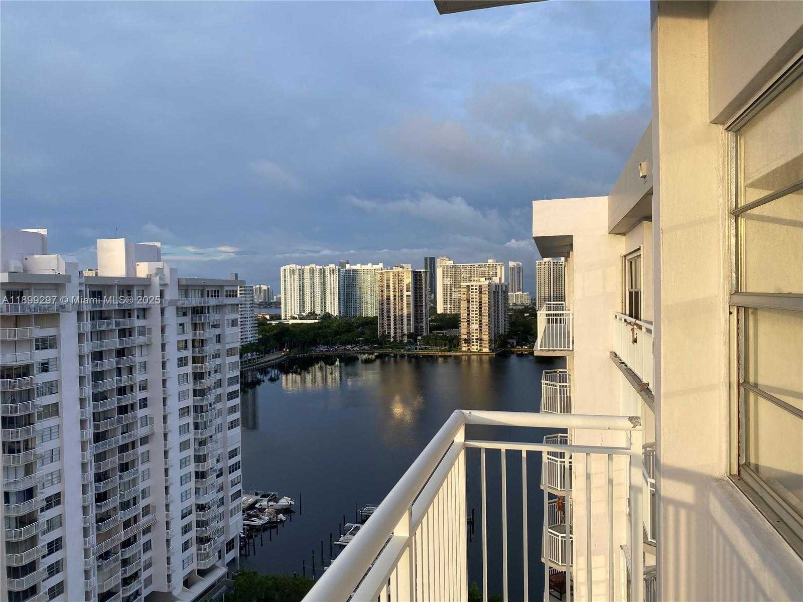 Small Image of 18031 BISCAYNE BLVD #PH02, Aventura Number 20