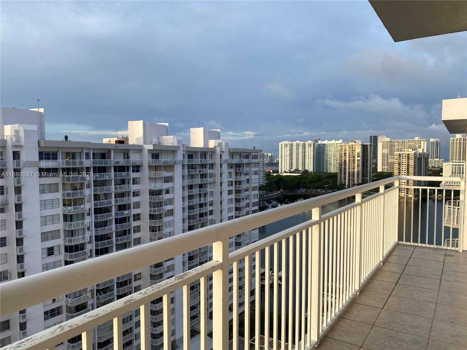 Small Image of 18031 BISCAYNE BLVD #PH02, Aventura Number 21