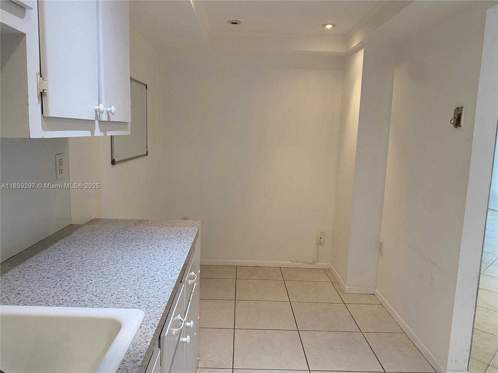 Small Image of 18031 BISCAYNE BLVD #PH02, Aventura Number 6