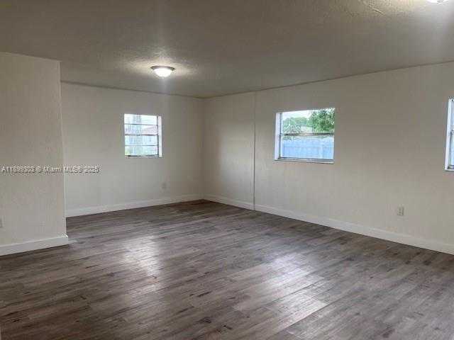 Small Image of 21221 SOUTH WEST 120 AVE, Miami Number 2